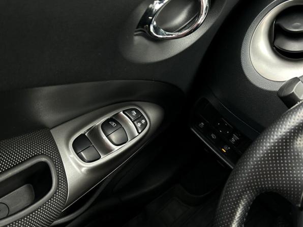 Nissan Juke I Рестайлинг с пробегом 2015 года, цена 1 347 800 рублей, 88554 км, внедорожник, Автокод Объявления