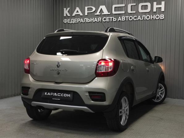 Renault Sandero II с пробегом 2015 года, цена 720 000 рублей, 206533 км, хэтчбек, Автокод Объявления