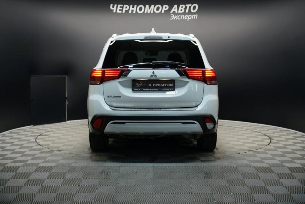 Mitsubishi Outlander III Рестайлинг 3 Крым  - изображение 4