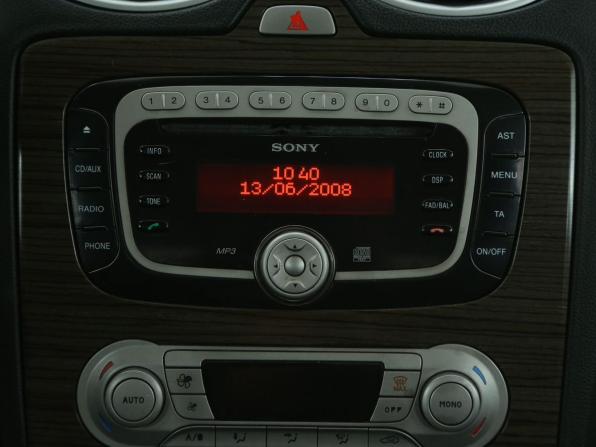 Ford Focus II Рестайлинг с пробегом 2008 года, цена 378 000 рублей, 290000 км, седан, Автокод Объявления