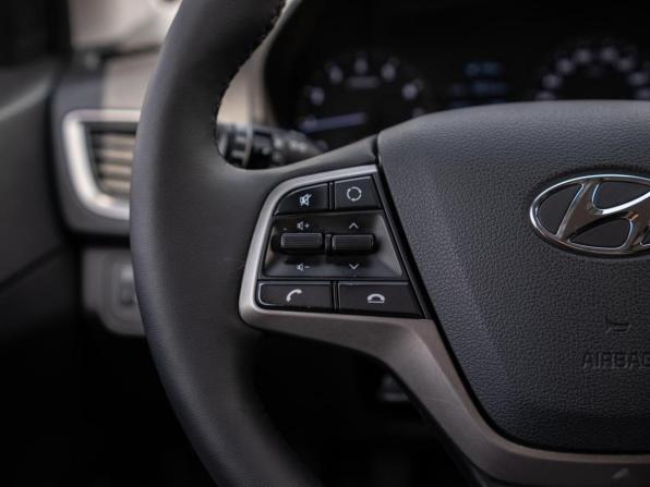 Hyundai Solaris II с пробегом 2018 года, цена 1 279 000 рублей, 96660 км, седан, Автокод Объявления