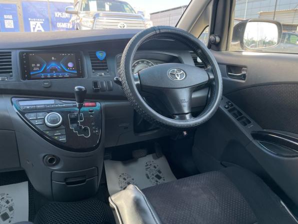 Toyota ISis I с пробегом 2006 года, цена 880 000 рублей, 145000 км, компактвэн, Автокод Объявления