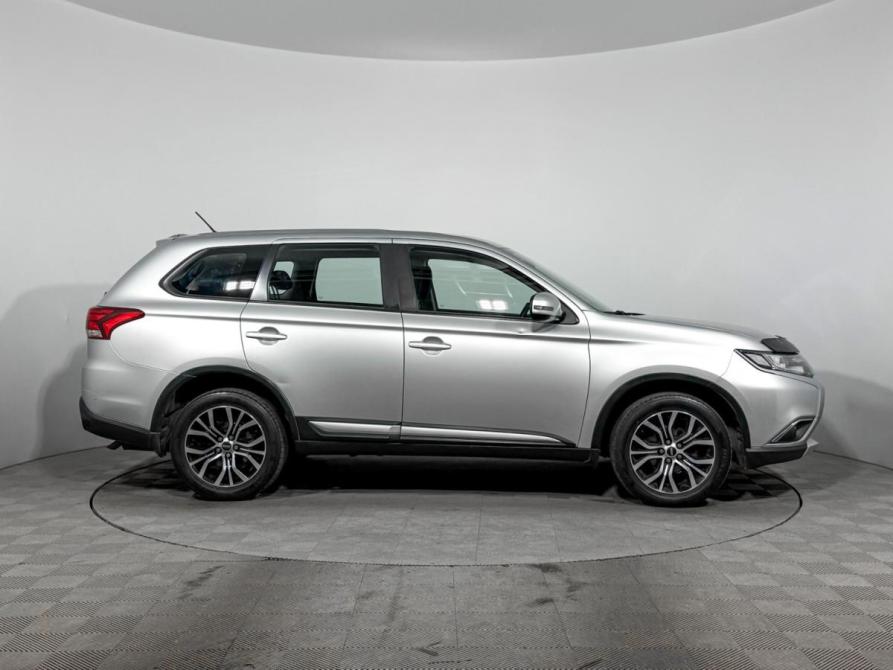 Mitsubishi Outlander III Рестайлинг 2 Санкт-Петербург  - изображение 4
