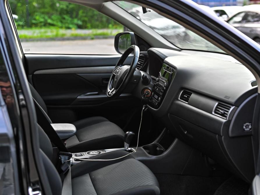 Mitsubishi Outlander III Рестайлинг Санкт-Петербург  - изображение 11