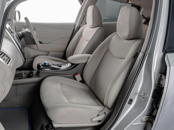 Nissan Leaf I (ZE0/AZE0) с пробегом 2010 года, цена 519 000 рублей, 122799 км, хэтчбек, Автокод Объявления