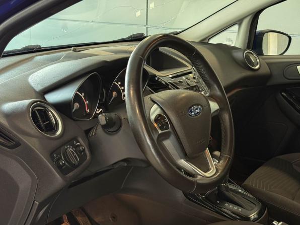 Ford Fiesta Mk6 Рестайлинг с пробегом 2016 года, цена 857 000 рублей, 162905 км, седан, Автокод Объявления