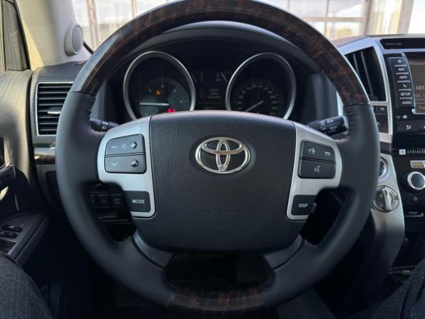 Toyota Land Cruiser 200 Series Рестайлинг 1 с пробегом 2013 года, цена 3 299 000 рублей, 180605 км, внедорожник, Автокод Объявления
