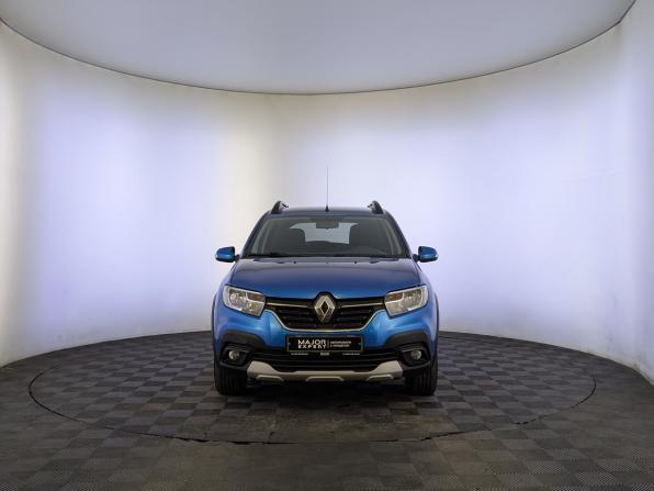 Renault Sandero II Рестайлинг с пробегом 2022 года, цена 1 385 000 рублей, 71983 км, хэтчбек, Автокод Объявления