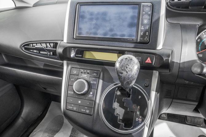 Toyota Wish II с пробегом 2011 года, цена 1 399 000 рублей, 140000 км, минивэн, Автокод Объявления