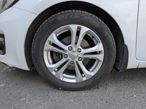 Kia Ceed II Рестайлинг с пробегом 2015 года, цена 1 175 000 рублей, 141634 км, универсал, Автокод Объявления