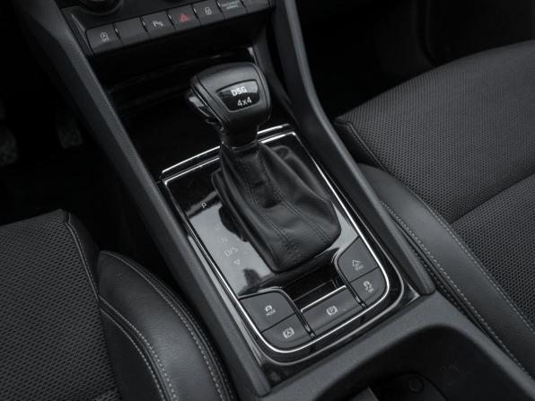 Skoda Karoq I с пробегом 2021 года, цена 2 220 000 рублей, 91143 км, внедорожник, Автокод Объявления