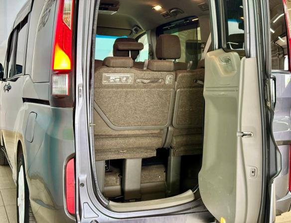 Honda Stepwgn V с пробегом 2017 года, цена 1 734 000 рублей, 161600 км, минивэн, Автокод Объявления