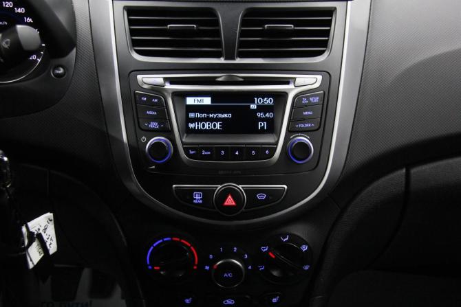 Hyundai Solaris I Рестайлинг с пробегом 2016 года, цена 1 075 000 рублей, 123924 км, седан, Автокод Объявления