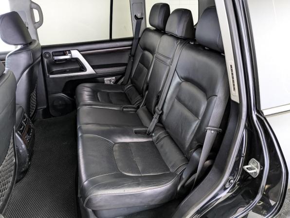 Toyota Land Cruiser 200 Series Рестайлинг 2 с пробегом 2017 года, цена 5 050 000 рублей, 300506 км, внедорожник, Автокод Объявления