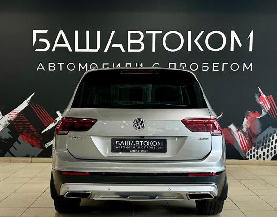 Volkswagen Tiguan II с пробегом 2019 года, цена 2 600 000 рублей, 161490 км, внедорожник, Автокод Объявления