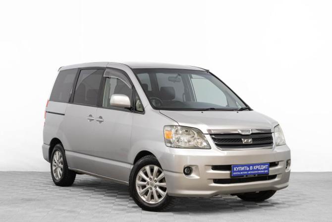 Toyota Noah I (R60) с пробегом 2000 года, цена 1 049 000 рублей, 328000 км, минивэн, Автокод Объявления