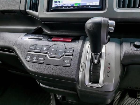 Honda Stepwgn IV с пробегом 2012 года, цена 1 320 000 рублей, 252140 км, минивэн, Автокод Объявления