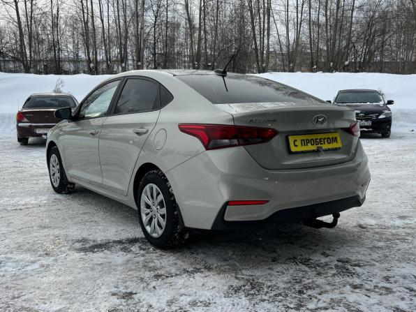 Hyundai Solaris II с пробегом 2018 года, цена 1 230 000 рублей, 71000 км, седан, Автокод Объявления