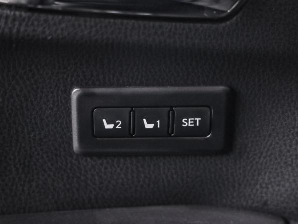 Toyota RAV4 IV (XA40) Рестайлинг с пробегом 2017 года, цена 2 449 000 рублей, 79389 км, внедорожник, Автокод Объявления