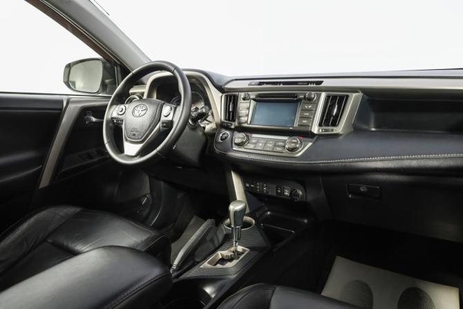 Toyota RAV4 IV (XA40) с пробегом 2014 года, цена 2 399 000 рублей, 131000 км, внедорожник, Автокод Объявления