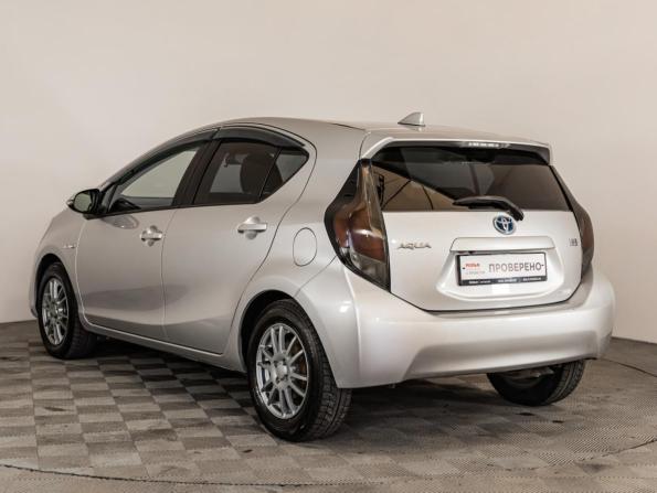 Toyota Aqua I Рестайлинг 2 с пробегом 2017 года, цена 999 000 рублей, 127795 км, хэтчбек, Автокод Объявления