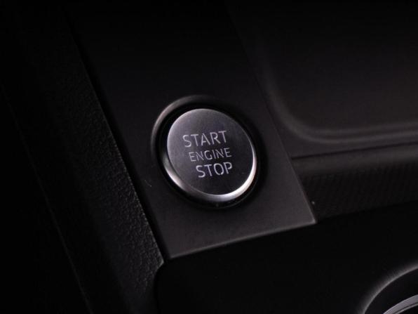Audi A4 V (B9) с пробегом 2018 года, цена 2 037 000 рублей, 162649 км, седан, Автокод Объявления