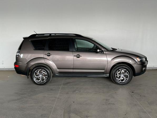 Mitsubishi Outlander II Рестайлинг с пробегом 2011 года, цена 1 130 000 рублей, 181079 км, внедорожник, Автокод Объявления