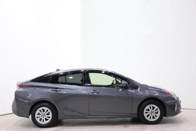 Toyota Prius IV (XW50) с пробегом 2017 года, цена 1 500 000 рублей, 105483 км, лифтбек, Автокод Объявления