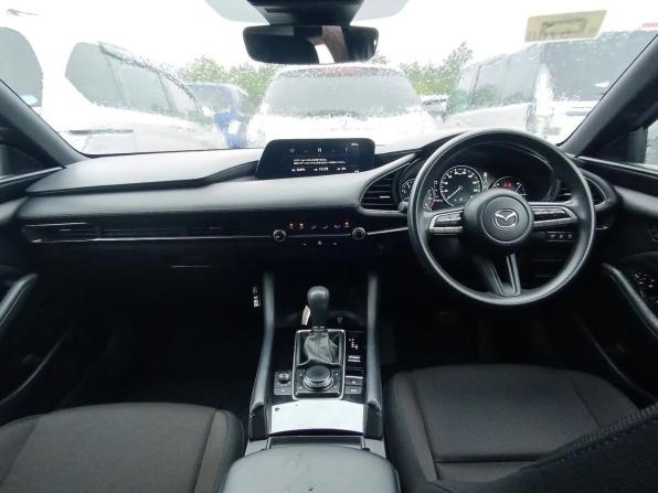 Mazda 3 IV (BP) с пробегом 2022 года, цена 1 290 000 рублей, 40000 км, хэтчбек, Автокод Объявления