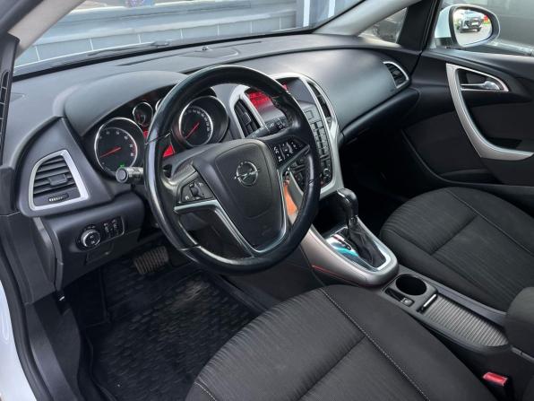 Opel Astra J с пробегом 2010 года, цена 630 000 рублей, 191000 км, хэтчбек, Автокод Объявления