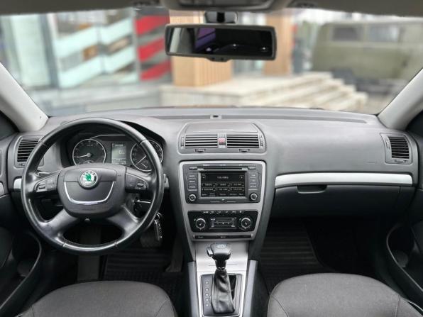 Skoda Octavia II (A5) Рестайлинг с пробегом 2011 года, цена 779 000 рублей, 183560 км, лифтбек, Автокод Объявления