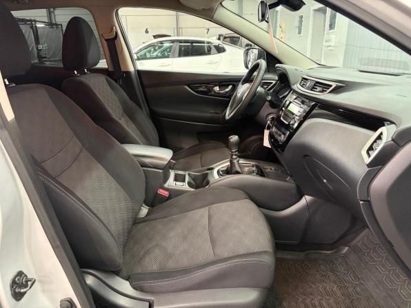 Nissan Qashqai II с пробегом 2017 года, цена 1 597 000 рублей, 121532 км, внедорожник, Автокод Объявления