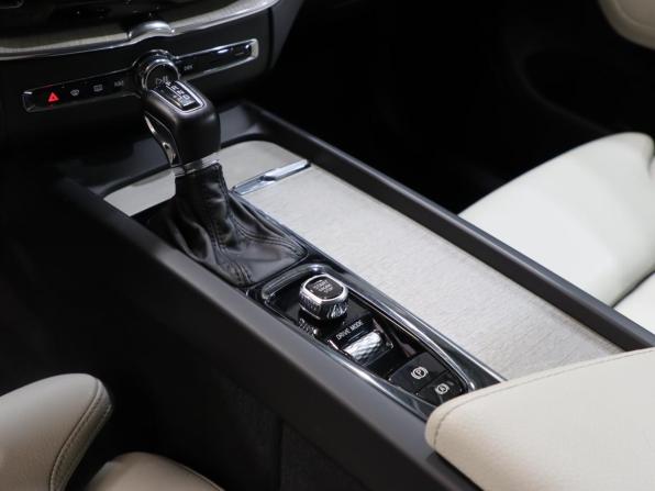 Volvo XC60 II с пробегом 2018 года, цена 3 390 000 рублей, 90807 км, внедорожник, Автокод Объявления