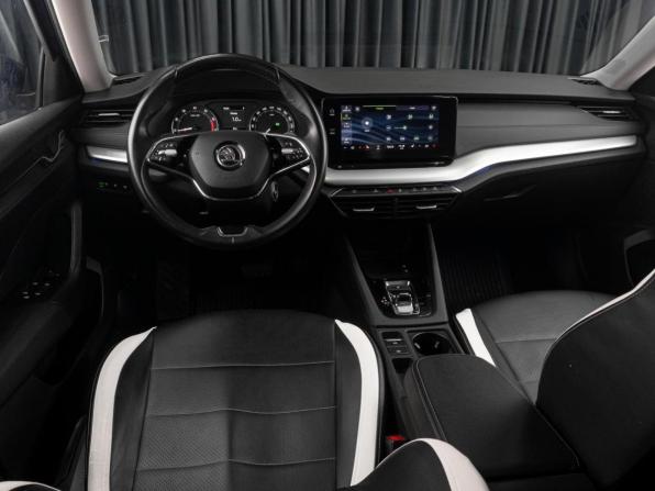 Skoda Octavia IV (A8) с пробегом 2021 года, цена 2 749 000 рублей, 37949 км, лифтбек, Автокод Объявления