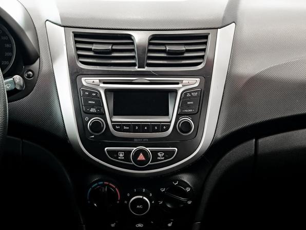 Hyundai Solaris I с пробегом 2013 года, цена 650 000 рублей, 229191 км, седан, Автокод Объявления