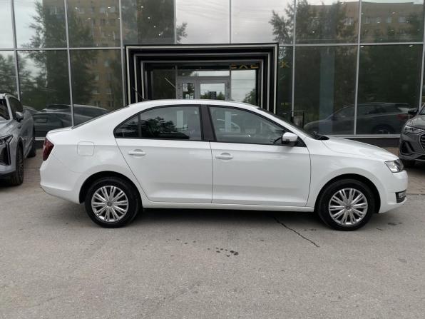 Skoda Rapid I Рестайлинг с пробегом 2019 года, цена 1 366 000 рублей, 91421 км, лифтбек, Автокод Объявления