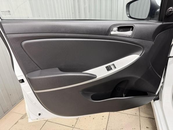 Hyundai Solaris I Рестайлинг с пробегом 2014 года, цена 858 000 рублей, 159931 км, хэтчбек, Автокод Объявления
