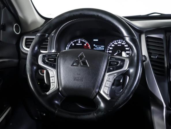 Mitsubishi Pajero Sport III с пробегом 2018 года, цена 2 329 000 рублей, 296284 км, внедорожник, Автокод Объявления