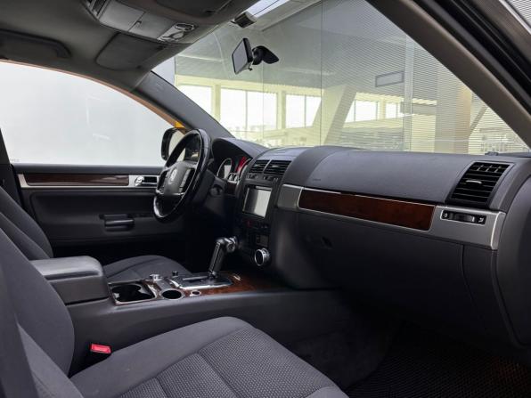 Volkswagen Touareg I Рестайлинг с пробегом 2009 года, цена 1 155 000 рублей, 300700 км, внедорожник, Автокод Объявления
