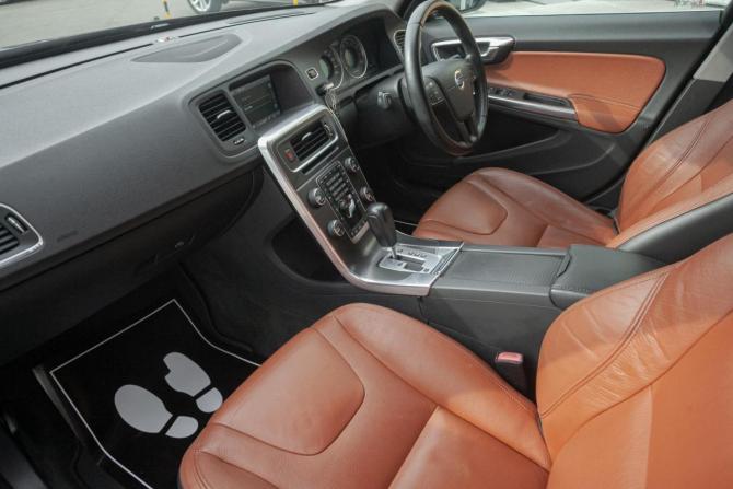 Volvo V60 I с пробегом 2012 года, цена 1 145 000 рублей, 101000 км, универсал, Автокод Объявления