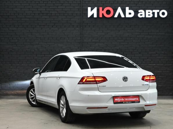 Volkswagen Passat B8 с пробегом 2015 года, цена 1 850 000 рублей, 150636 км, седан, Автокод Объявления