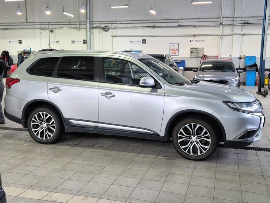 Mitsubishi Outlander III Рестайлинг 2 Санкт-Петербург  - изображение 7