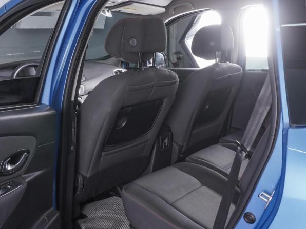 Renault Scenic III Рестайлинг с пробегом 2013 года, цена 870 000 рублей, 175203 км, компактвэн, Автокод Объявления