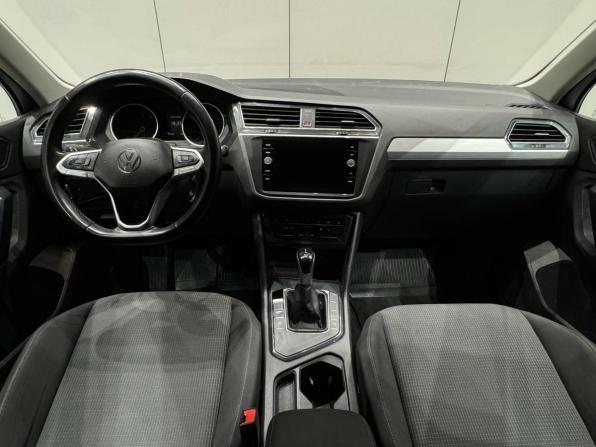 Volkswagen Tiguan II Рестайлинг с пробегом 2021 года, цена 2 399 000 рублей, 137889 км, внедорожник, Автокод Объявления