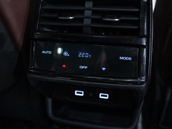 Geely Monjaro I с пробегом 2023 года, цена 3 249 585 рублей, 34445 км, внедорожник, Автокод Объявления