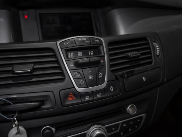 Renault Laguna III Рестайлинг с пробегом 2011 года, цена 745 000 рублей, 310244 км, лифтбек, Автокод Объявления