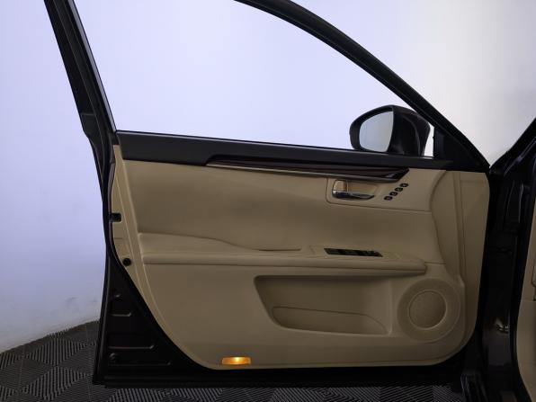 Lexus ES VI с пробегом 2014 года, цена 2 490 000 рублей, 139704 км, седан, Автокод Объявления