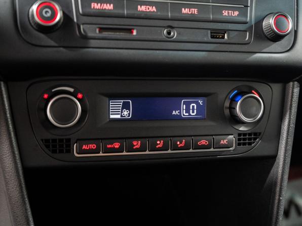 Volkswagen Polo V Рестайлинг с пробегом 2017 года, цена 1 149 500 рублей, 142178 км, седан, Автокод Объявления