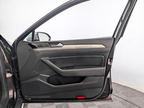 Volkswagen Passat B8 с пробегом 2018 года, цена 2 170 000 рублей, 188851 км, универсал, Автокод Объявления
