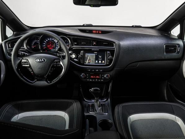 Kia Ceed II Рестайлинг с пробегом 2017 года, цена 1 599 000 рублей, 154066 км, хэтчбек, Автокод Объявления
